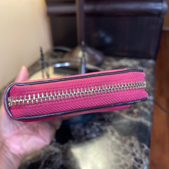 Kate Spade, EUC Leather Zip Around Wallet Sweetheart Pink - Picture 3 of 6
